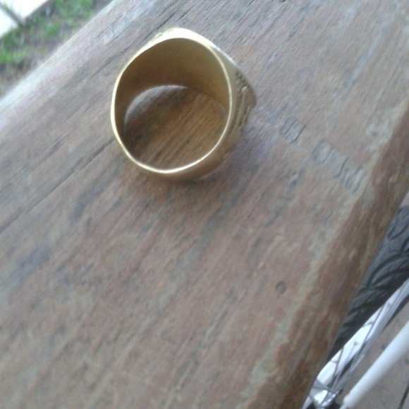 Rare versace 18kt gold  Lion Head ring - Picture 3 of 3